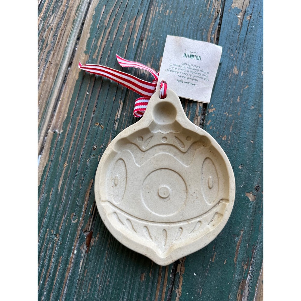 Vintage 1997 Wilton Crate and Barrel Ceramic Cookie Candy Mold Ornament 302-023